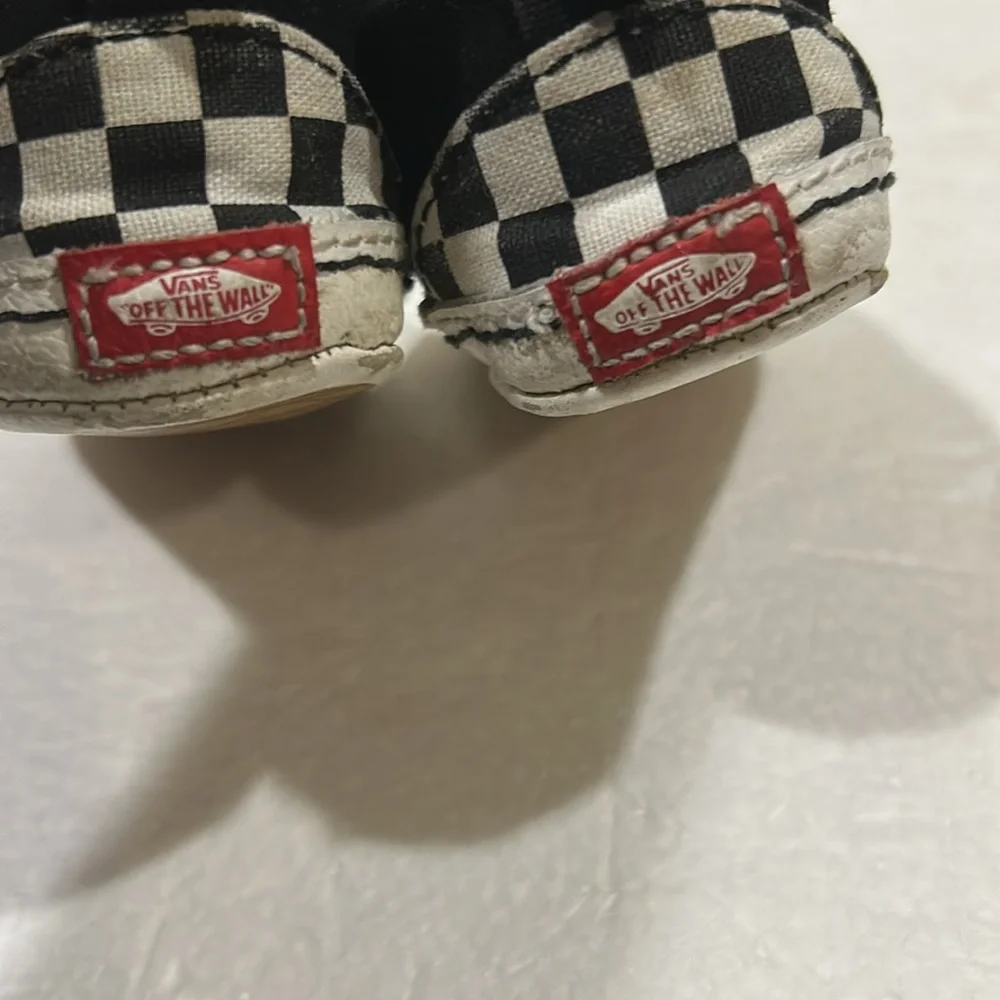 VANS infant slipOn black white classic checkered sneaker shoe loop elastic size4